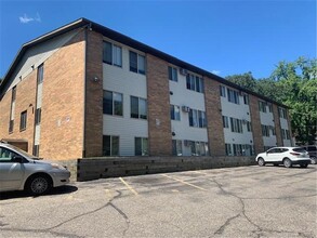 Campus Ridge in St. Cloud, MN - Building Photo - Building Photo