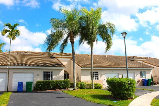 1841 SW 116th Way in Miramar, FL - Building Photo - Building Photo