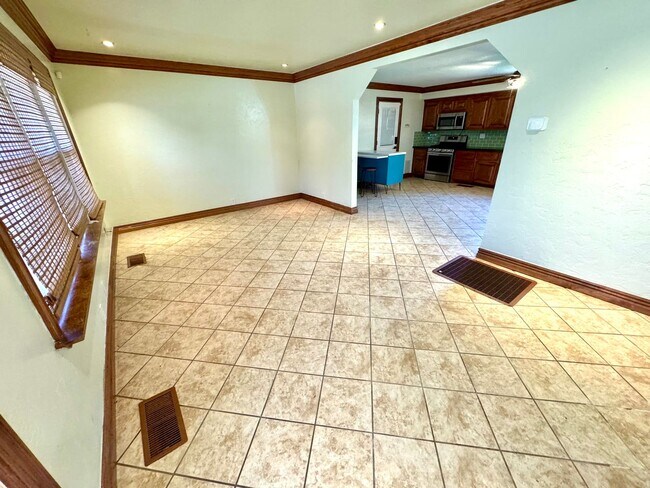 604 S Strong Blvd in Mcalester, OK - Building Photo - Building Photo