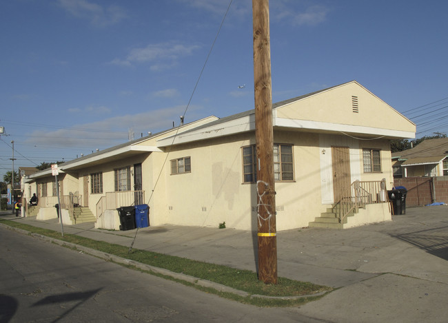 1601 E 95th St in Los Angeles, CA - Building Photo - Building Photo