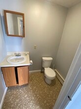 Old County Estates in Hampden, ME - Foto de edificio - Building Photo