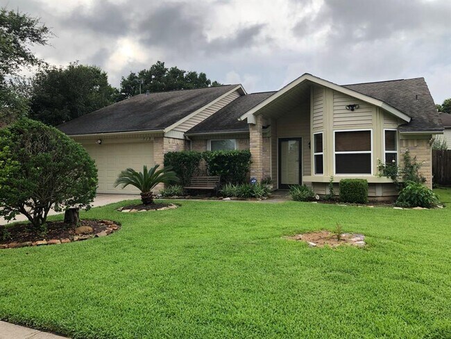 715 N Rock Dr photo'