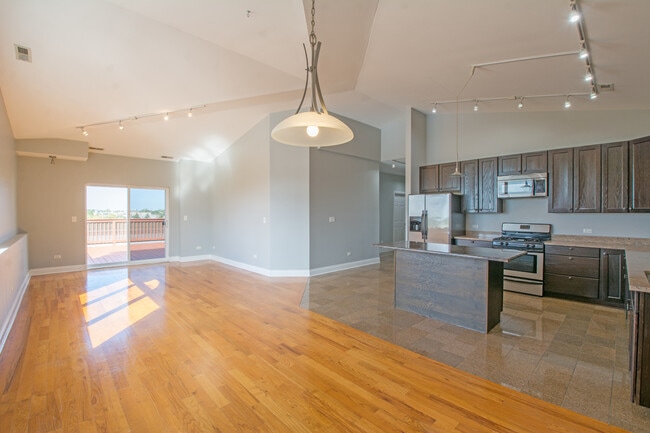 property at 2801 W Ardmore Ave