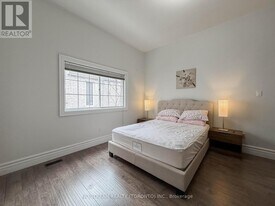 72 Snively St in Richmond Hill, ON - Building Photo