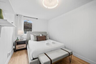 344 Bonair St in San Diego, CA - Building Photo - Building Photo