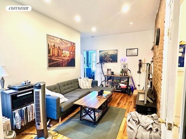 235 E 4th St in New York, NY - Building Photo - Building Photo