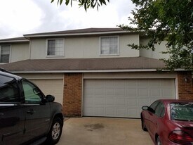 127 Cedargrove in San Marcos, TX - Building Photo