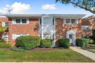 514 W Miner St in Arlington Heights, IL - Building Photo