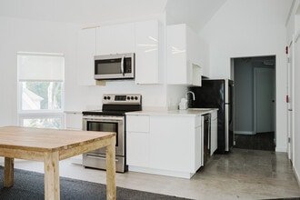 27 Imperial Ave in Westport, CT - Building Photo - Building Photo