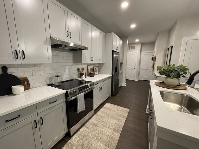 BellaAge Hickory in Hickory, NC - Building Photo - Building Photo