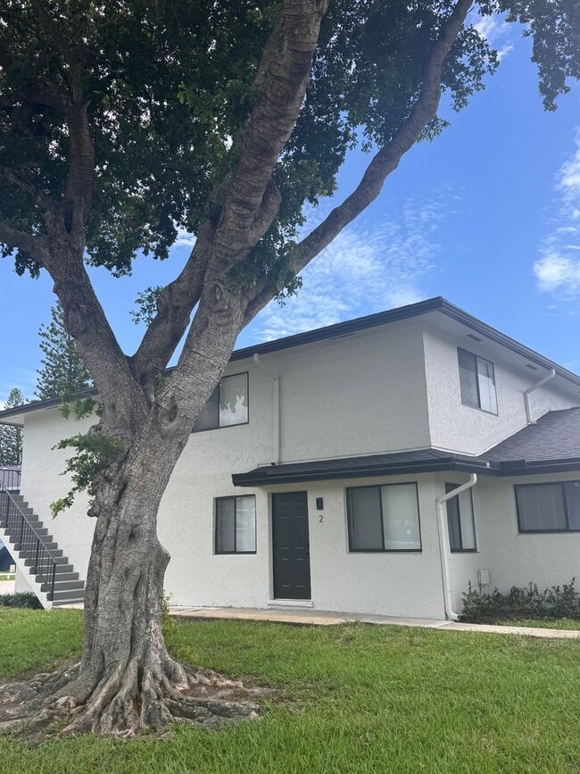 property at 206 E Tiffany Dr