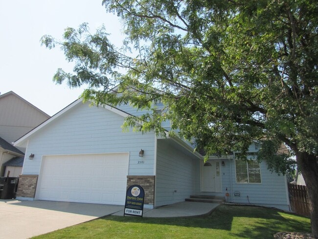 property at 3501 Aspen Ln