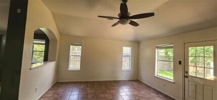 9815 Hallmark Ln in Pearland, TX - Building Photo - Building Photo