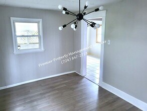 1205 Crescent Ave in Ellwood City, PA - Building Photo - Building Photo