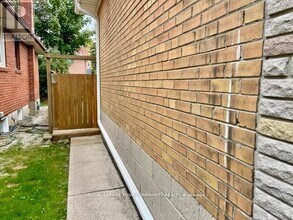 137 Palm Dr in Toronto, ON - Building Photo - Building Photo