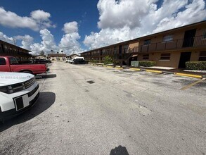 5461 W 24th Ave in Hialeah, FL - Building Photo - Building Photo
