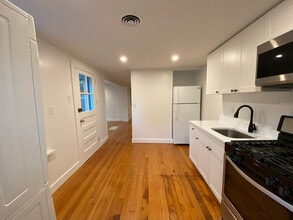 33 Culver Ln in East Moriches, NY - Building Photo - Building Photo