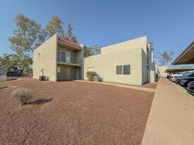 2826 E Monte Cristo Ave in Phoenix, AZ - Building Photo