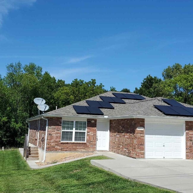907 W Gay St in Warrensburg, MO - Building Photo - Building Photo