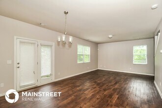 2944 S Hills in Riverdale, GA - Foto de edificio - Building Photo