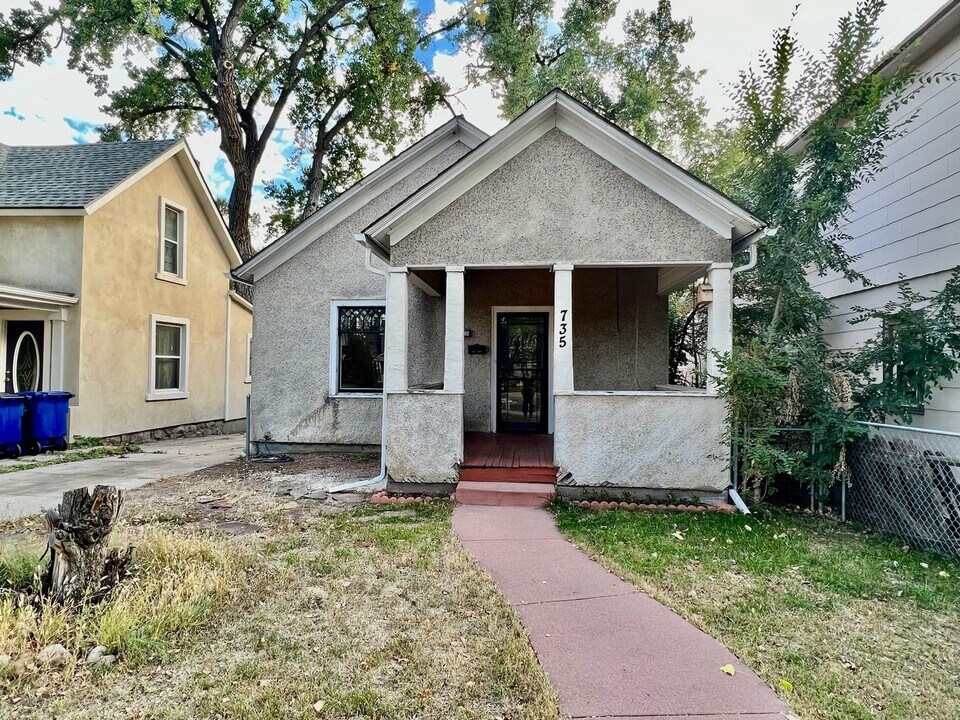 735 E Platte Ave in Colorado Springs, CO - Building Photo