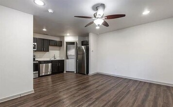 1925 Moser Ave in Dallas, TX - Foto de edificio - Building Photo