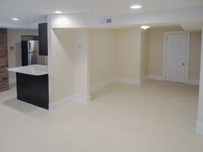 877 W Lill Ave, Unit D1 in Chicago, IL - Building Photo - Building Photo