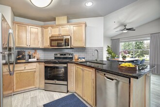 Bradley Park Apartments in Puyallup, WA - Foto de edificio - Building Photo
