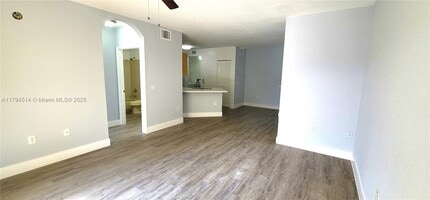 704 Belmont Ln in North Lauderdale, FL - Building Photo - Building Photo