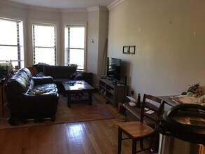 1087 Beacon St, Unit 3 in Brookline, MA - Building Photo - Building Photo