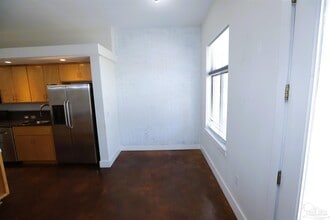 613 N Alcaniz St in Pensacola, FL - Building Photo - Building Photo