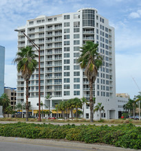 Marina Tower in Sarasota, FL - Building Photo - Building Photo