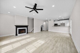 310 Wilcrest Dr in Houston, TX - Building Photo - Building Photo