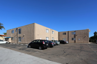 Balboa Fountains Apartments in San Diego, CA - Building Photo - Building Photo