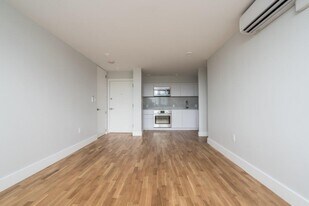 330 Harvard St, Unit 4 in Cambridge, MA - Building Photo