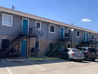 Hazelwood Apartments in Princeton, TX - Foto de edificio - Building Photo