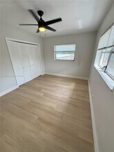 2418 Polk St in Hollywood, FL - Building Photo - Building Photo