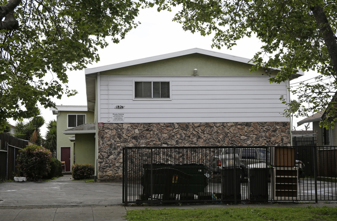 1824 90th Ave in Oakland, CA - Foto de edificio