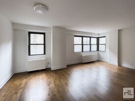 E 89 St, Unit 7H in New York, NY - Building Photo