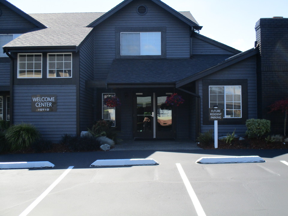 Ainsworth Court in Tacoma, WA - Foto de edificio