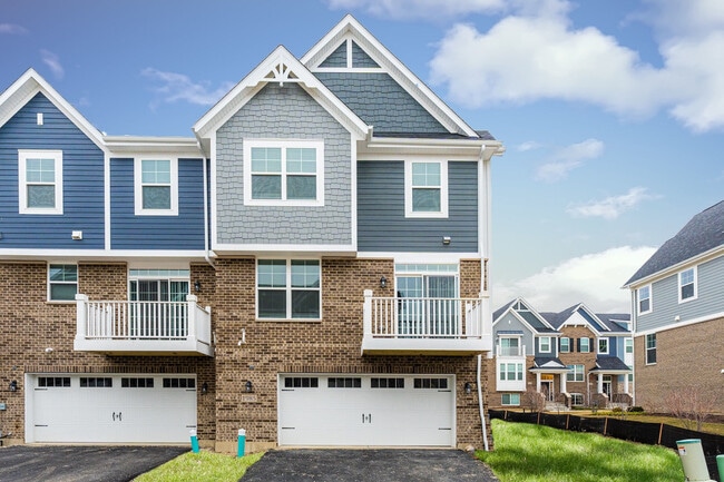 1985 Kingsley Cir in Northbrook, IL - Building Photo - Building Photo