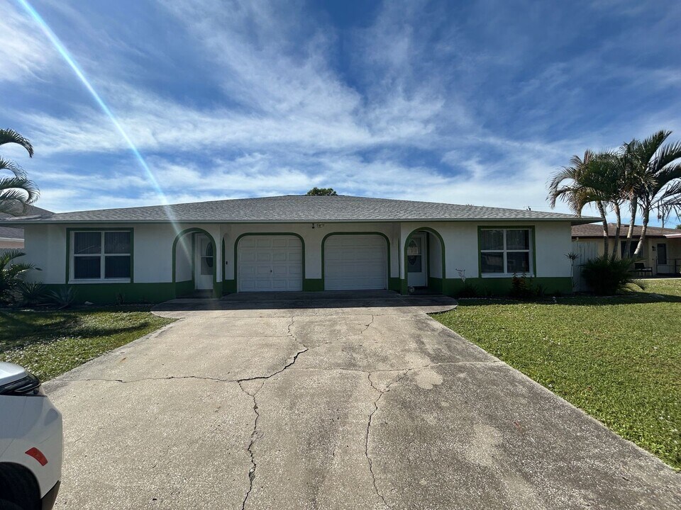 1228 SE 24th Ave in Cape Coral, FL - Building Photo