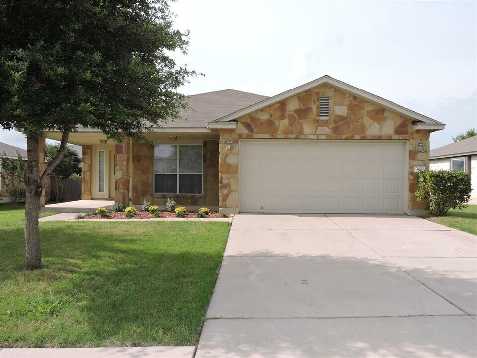 912 Washburn Dr in Leander, TX - Building Photo