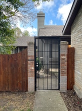 9602 Hollow Bend in San Antonio, TX - Building Photo - Building Photo