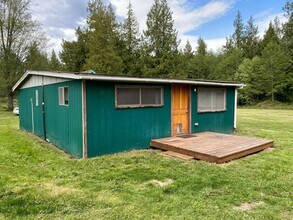 800 Hidden Trail Rd in Port Townsend, WA - Building Photo - Building Photo