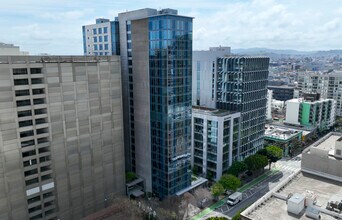 Blu SF in San Francisco, CA - Foto de edificio - Building Photo