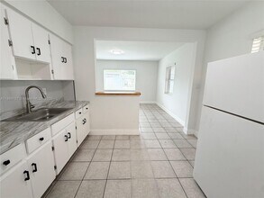 2215 Madison St in Hollywood, FL - Building Photo - Building Photo