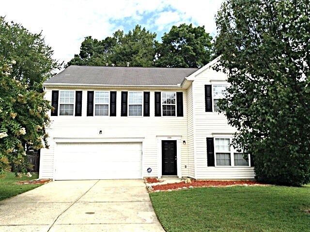 2305 Apple Glen Ln in Charlotte, NC - Building Photo