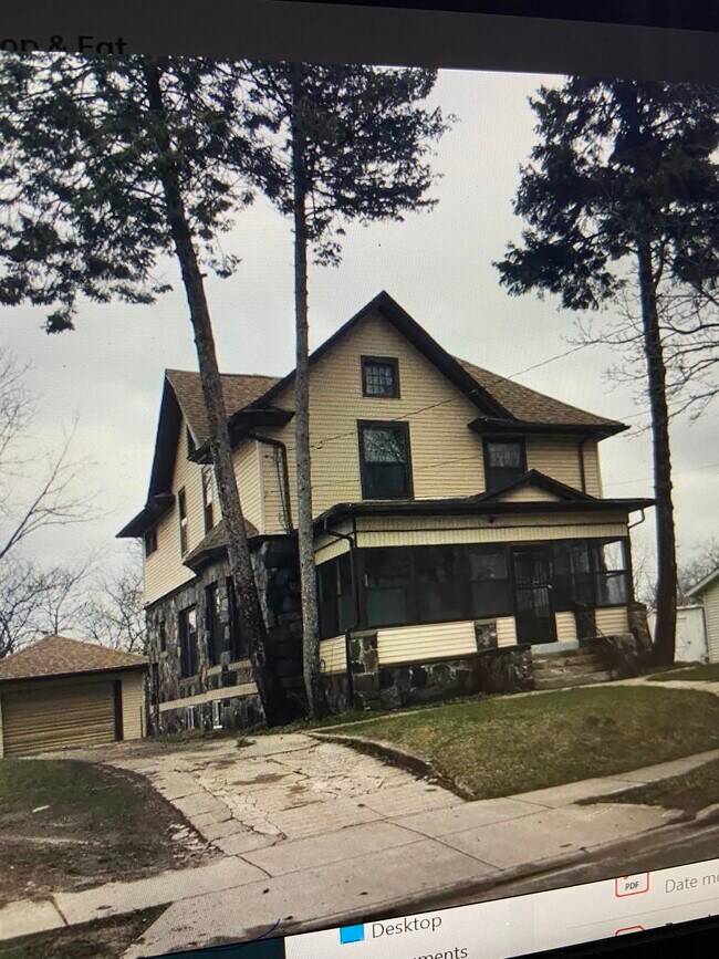 1107 Adrian Rentals in Jackson, MI