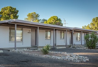 Ridgewood Garden Apartments in Tucson, AZ - Building Photo - Building Photo